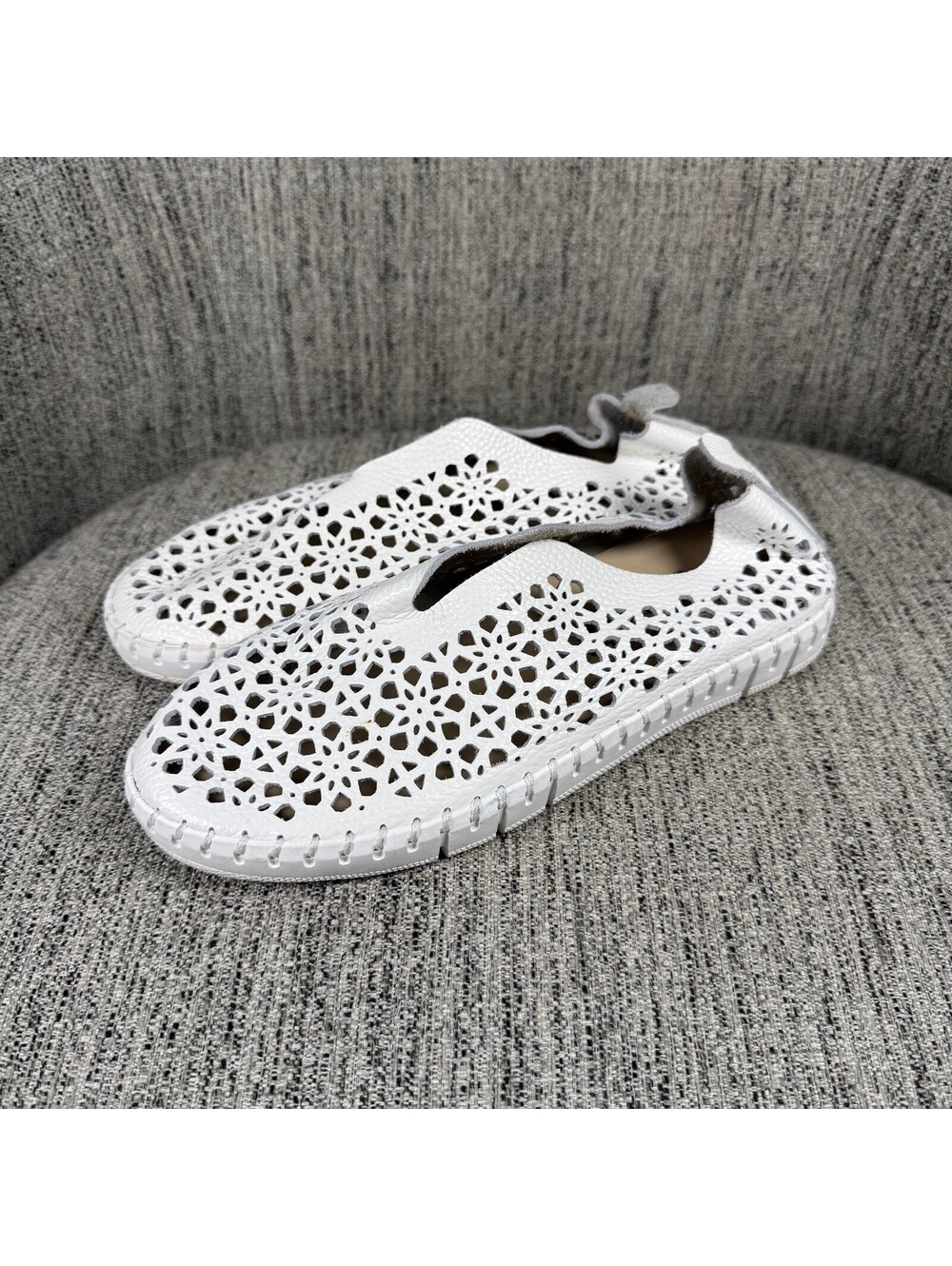 Yokono Flow Women's White Leather Slip-On Shoes Floral Cut-Out Design Size 38
